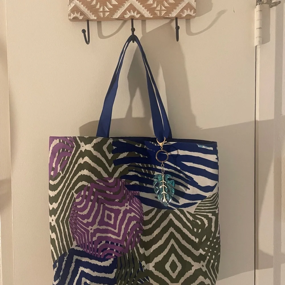 Estee Lauder Large Tropical Print Tote Bag with Leaf Bag Charm